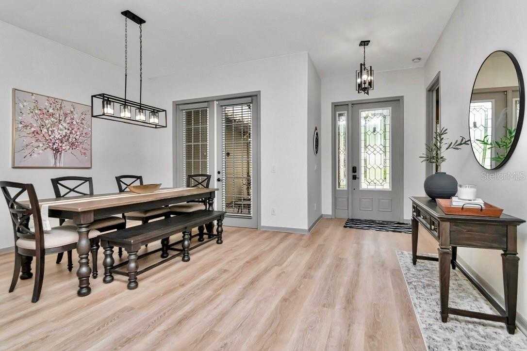 20110 Pond Spring Way - Photo 5 of 38