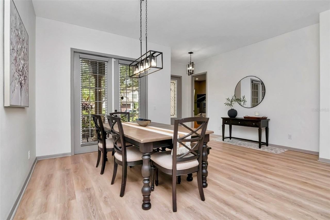 20110 Pond Spring Way - Photo 6 of 38