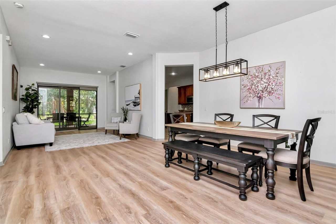 20110 Pond Spring Way - Photo 7 of 38