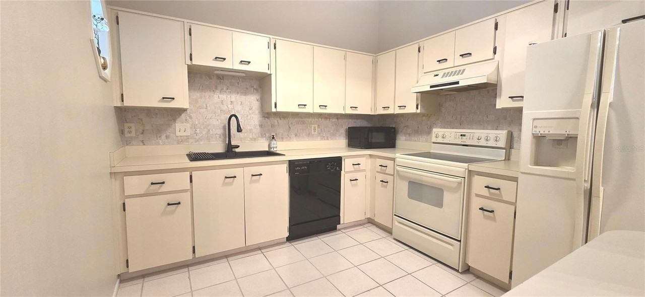 2101 Fox Chase Blvd #203 - Photo 2 of 21