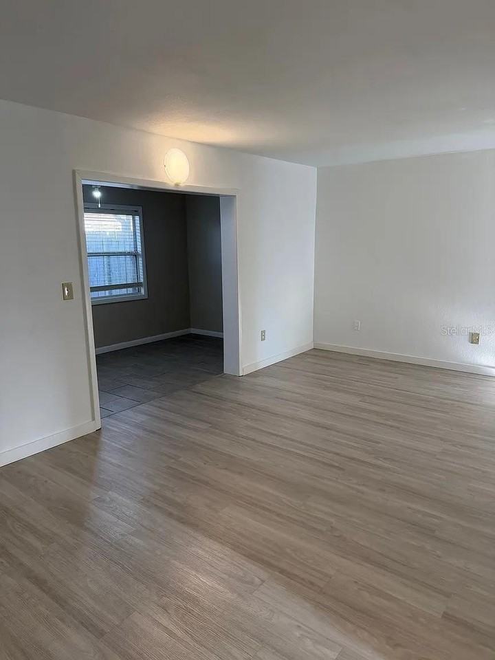 13905 Village Terrace Dr - Photo 2 of 22