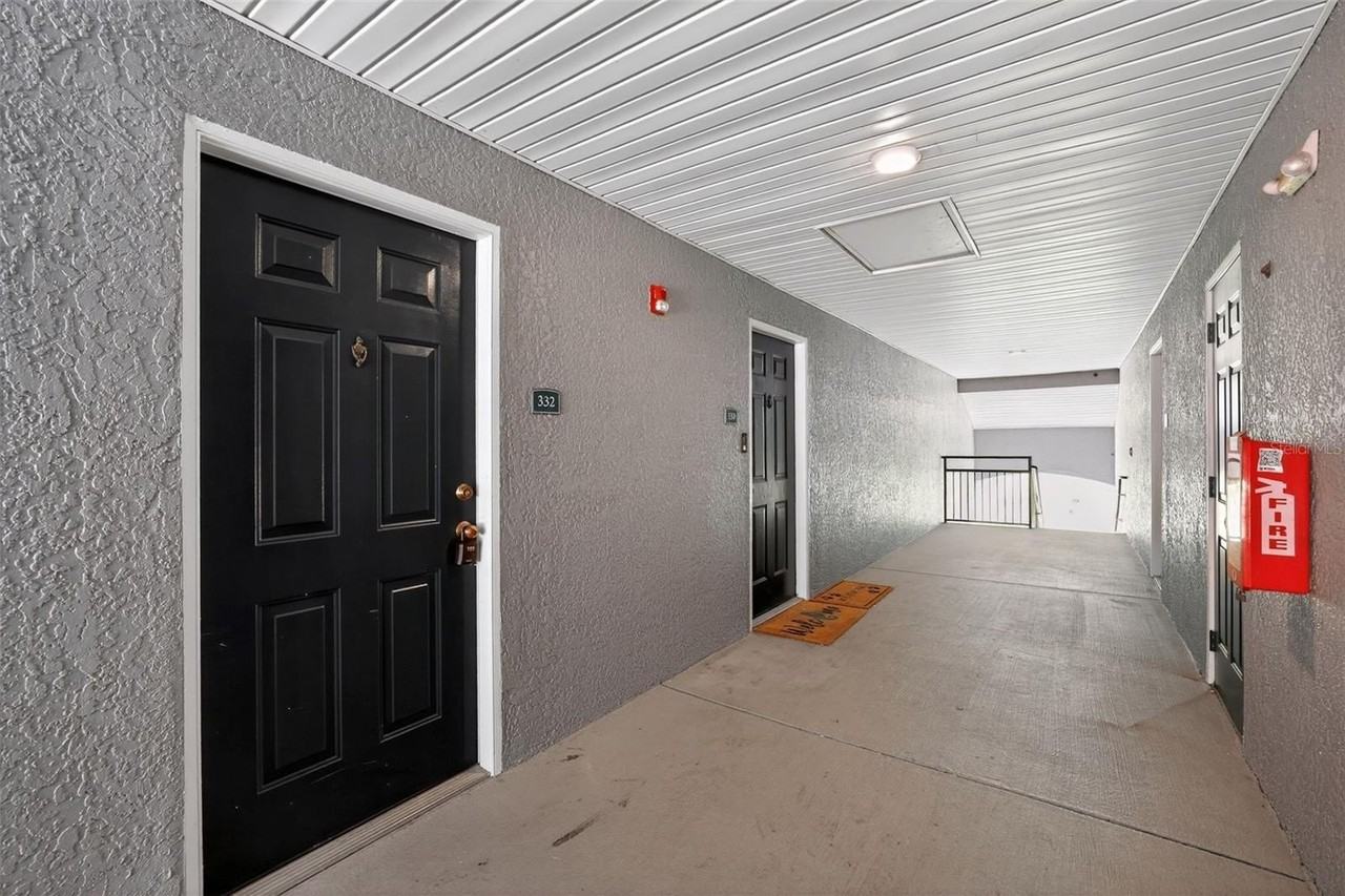 18001 Richmond Place Dr #332 - Photo 3 of 22