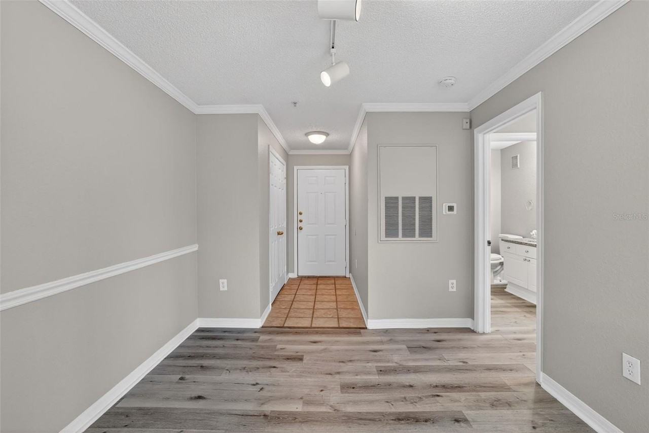 18001 Richmond Place Dr #332 - Photo 5 of 22