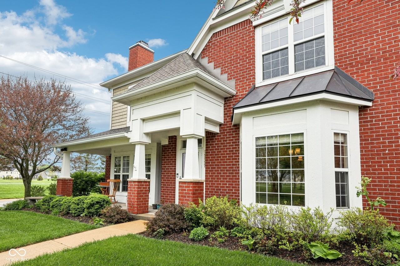 15557 Bowie Dr - Photo 5 of 43