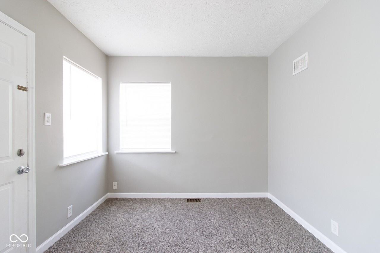 61 S 3rd Ave - Photo 2 of 14