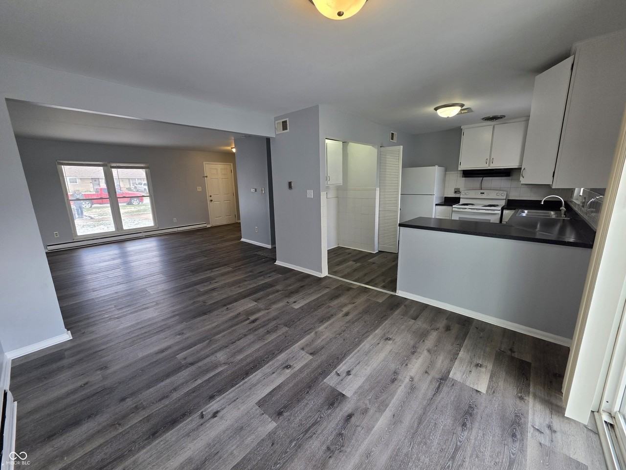 3821 Biscayne Rd - Photo 4 of 19