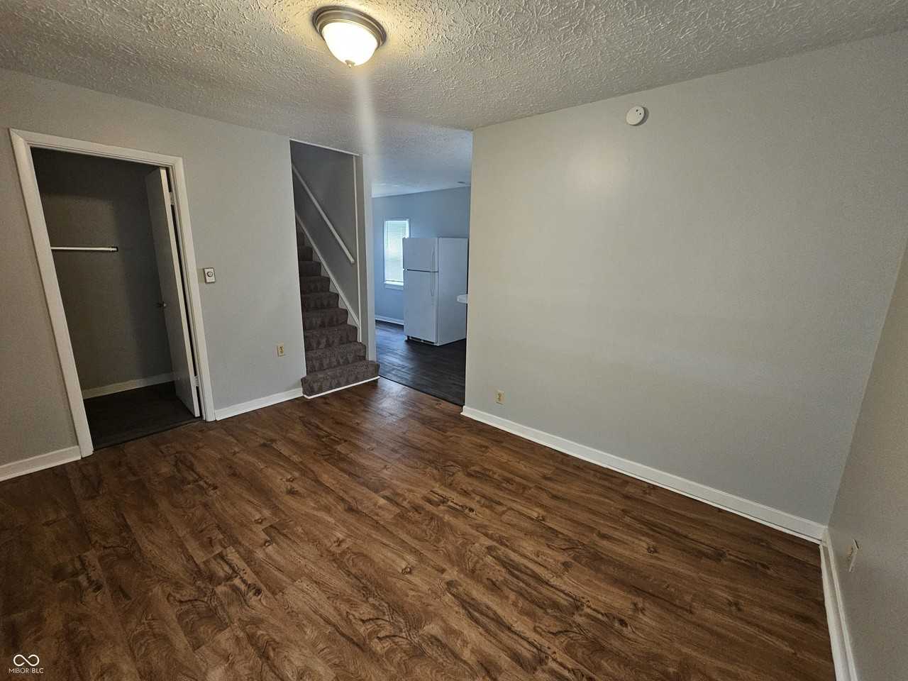 33 Miley Ave - Photo 3 of 20