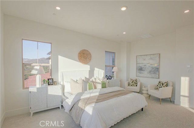 137 Oakstone - Photo 4 of 8