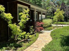 featured image of 15 Martin Ln