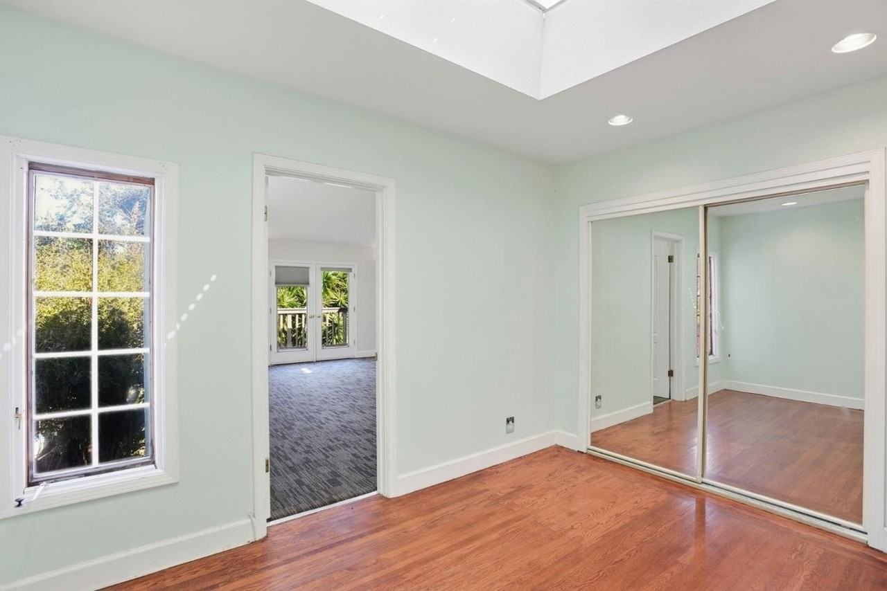 120 Linden Ave - Photo 7 of 32