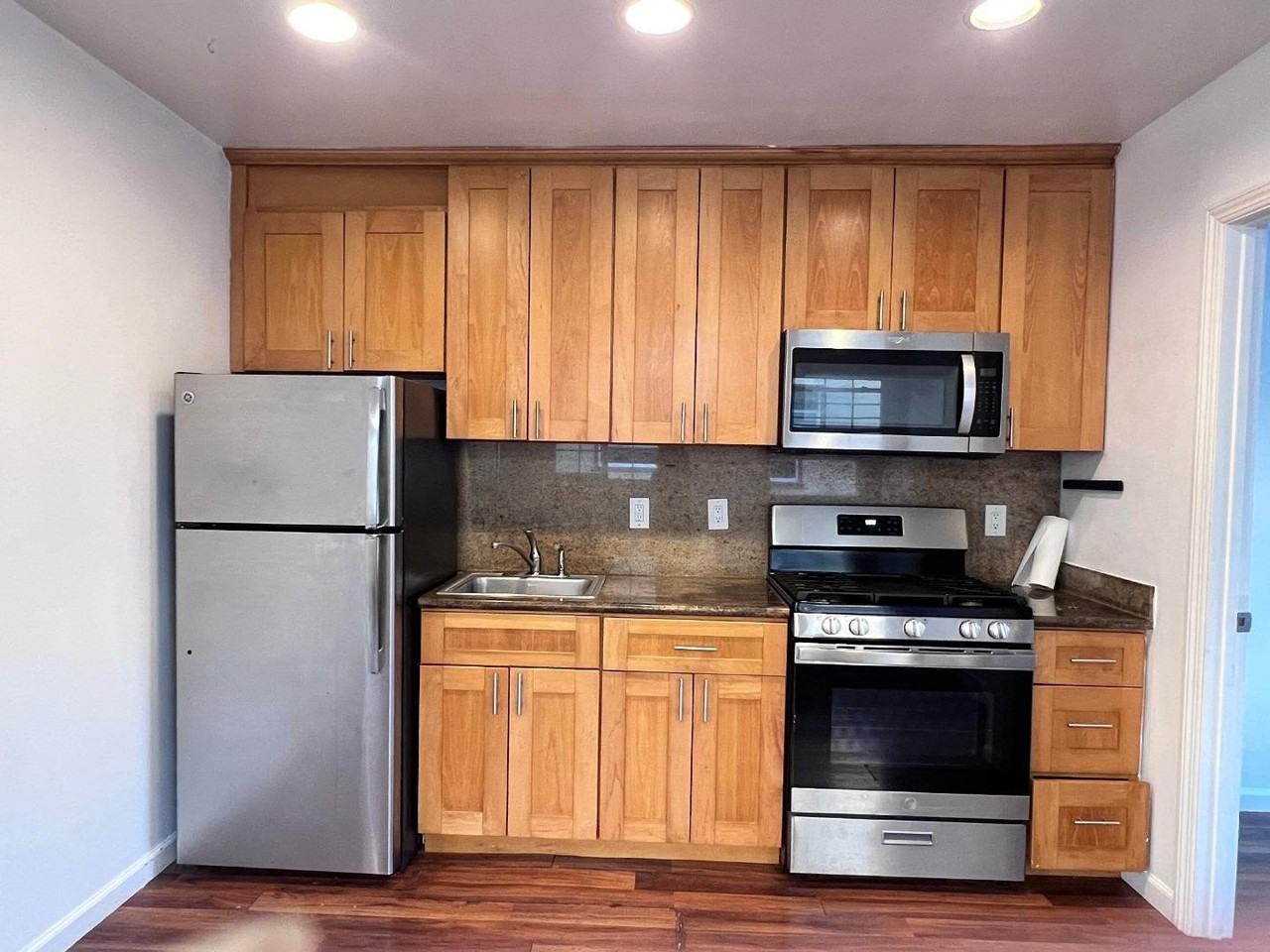 1625 Fairview St - Photo 3 of 12