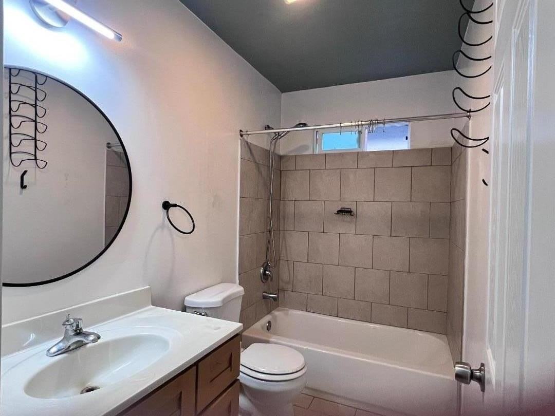 1625 Fairview St - Photo 4 of 12