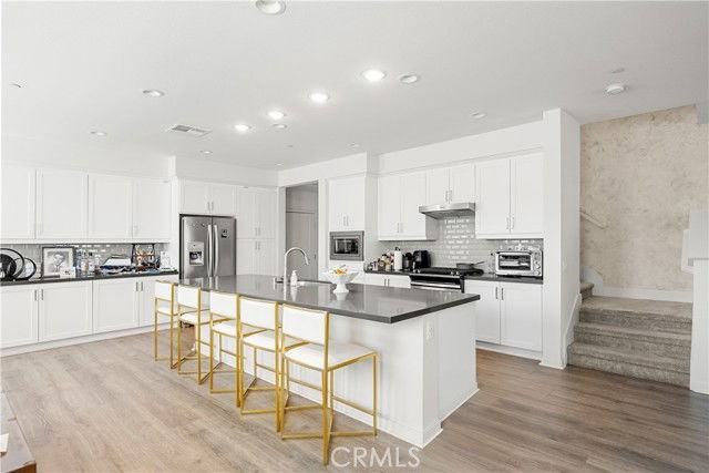 120 Novel - Photo 7 of 8