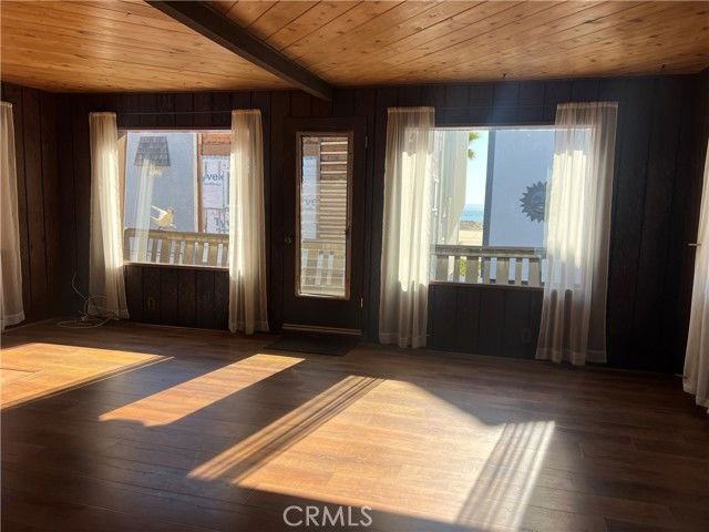 58 S Surfside Ave - Photo 2 of 8