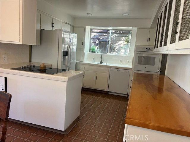 58 S Surfside Ave - Photo 4 of 8