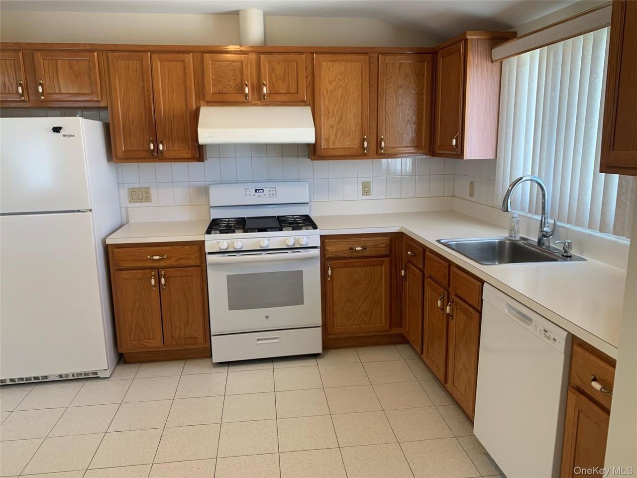 5748 256th St Unit 2nd - Photo 5 of 10