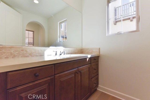 8 Last Bloom - Photo 7 of 8