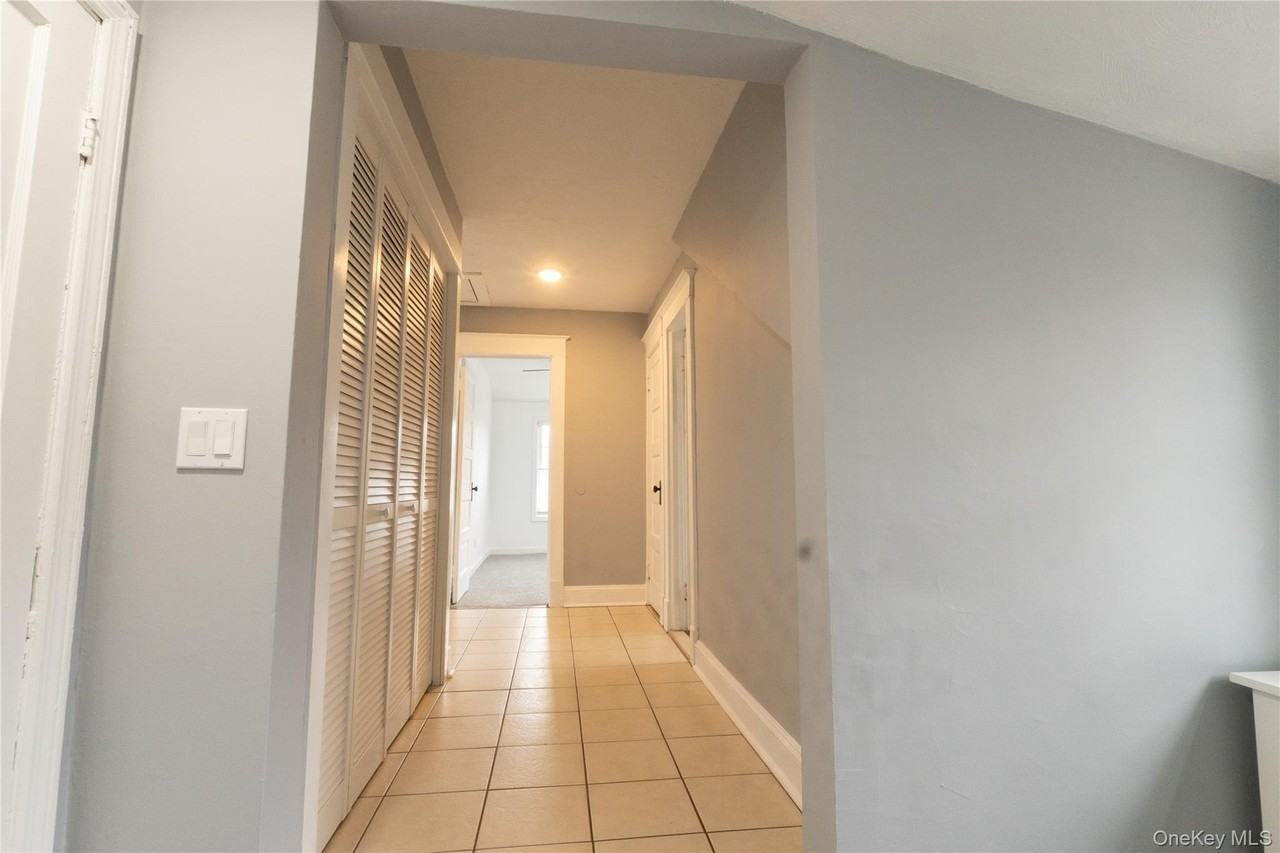 218 N Midland Ave - Photo 5 of 23