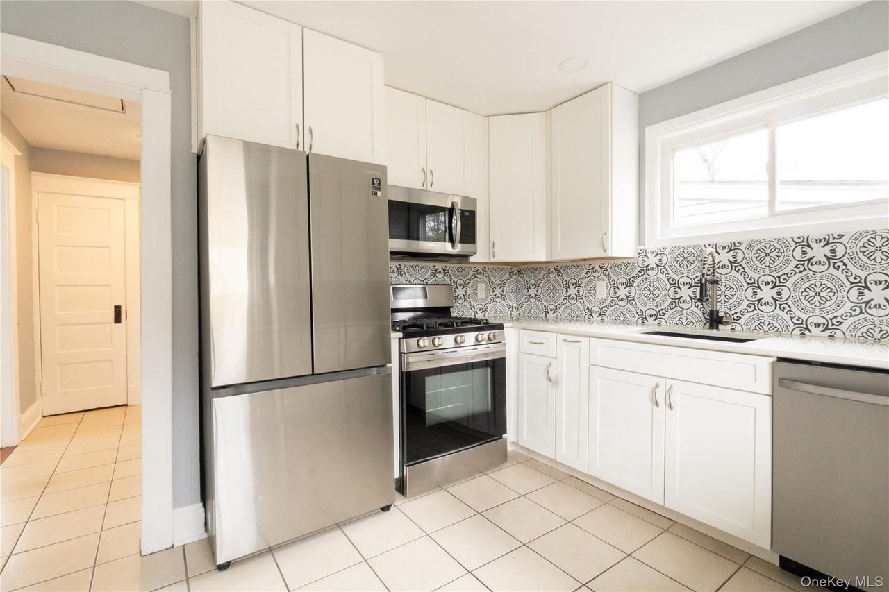 218 N Midland Ave - Photo 6 of 23