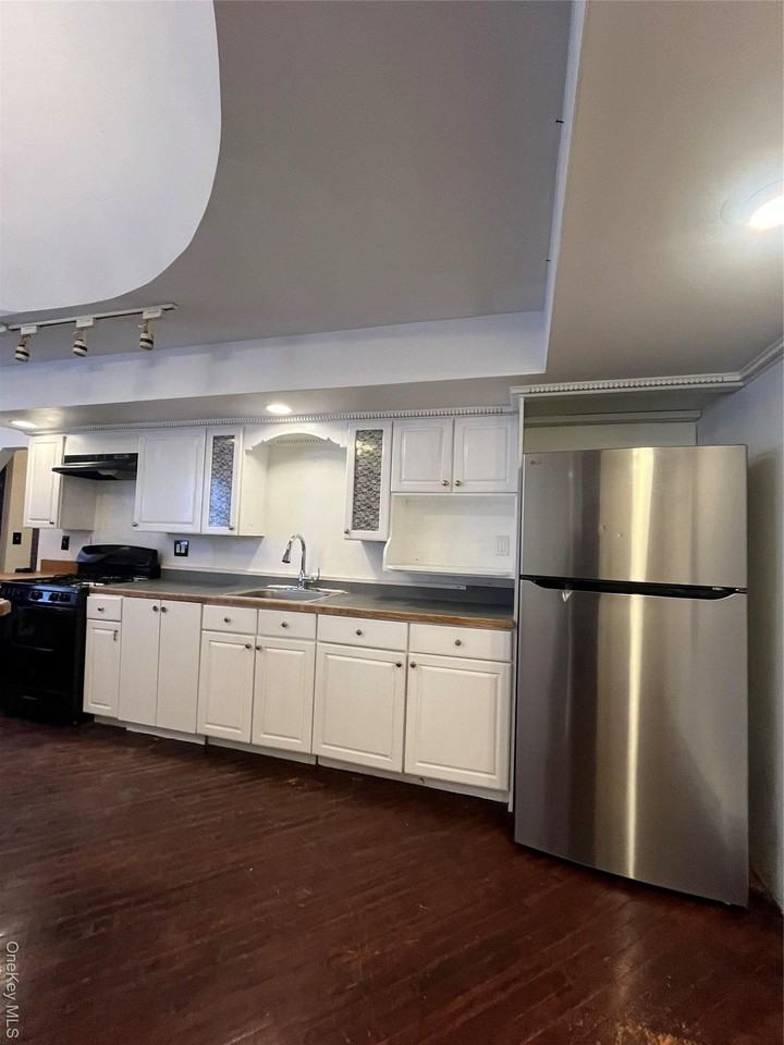 22 E Main St - Photo 2 of 14