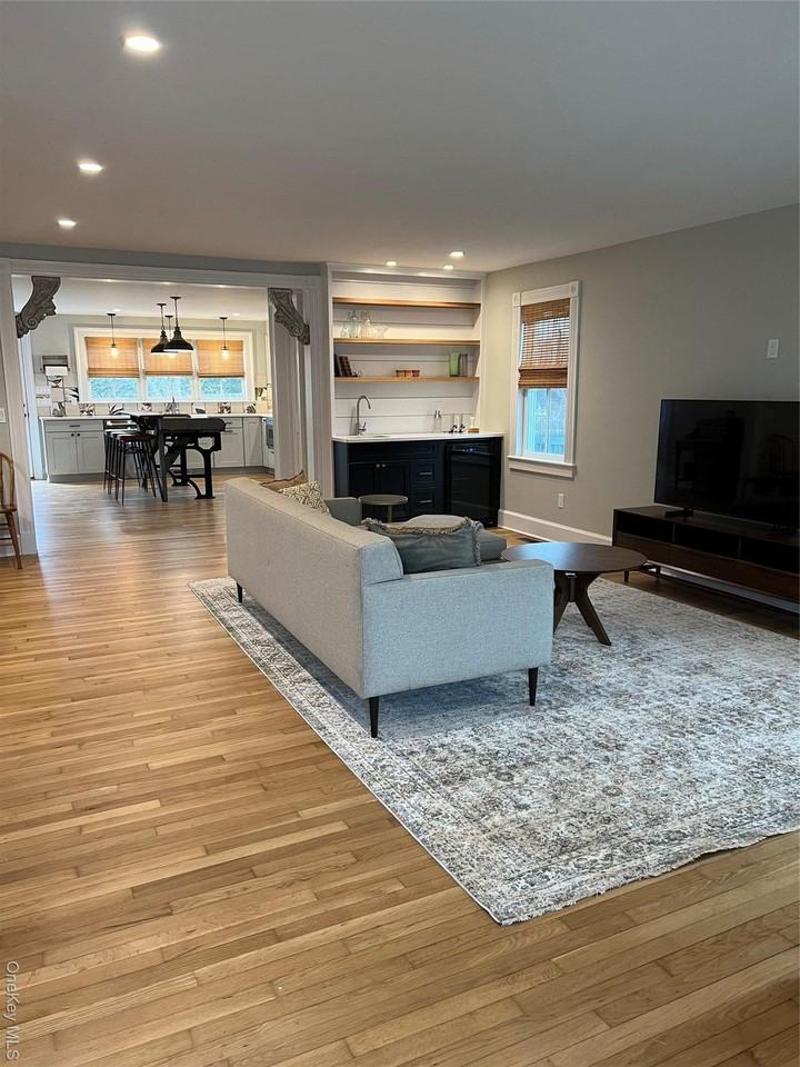 237 6th St - Photo 3 of 38