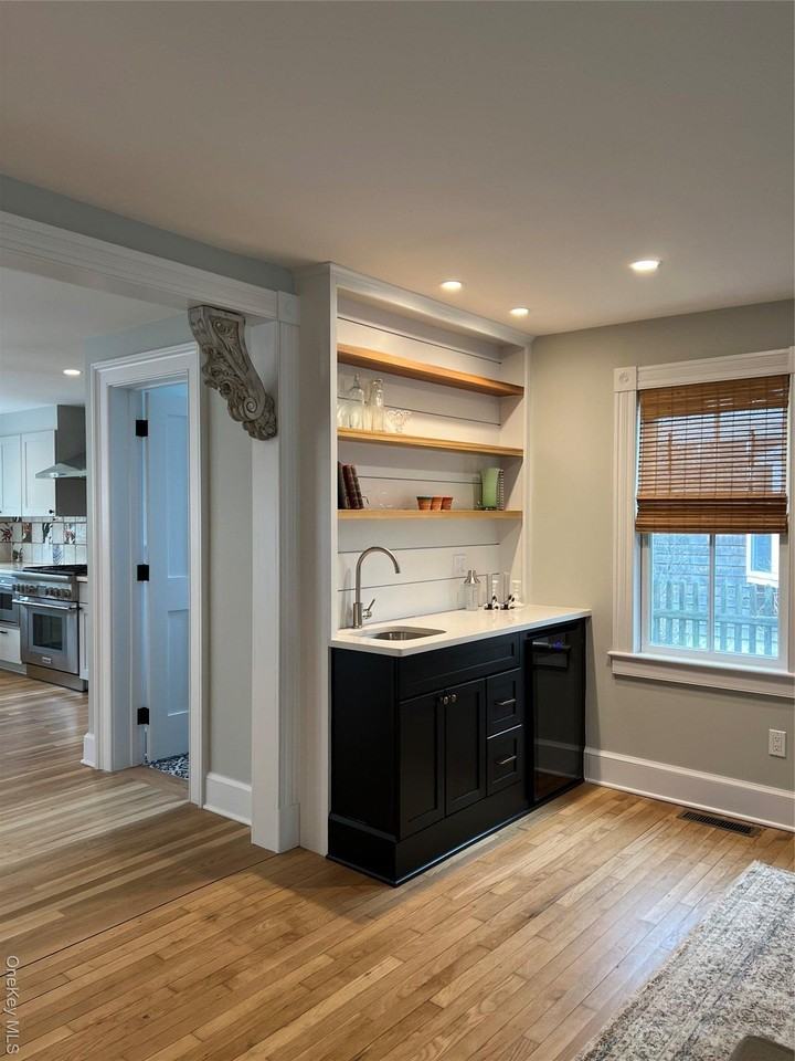 237 6th St - Photo 4 of 38