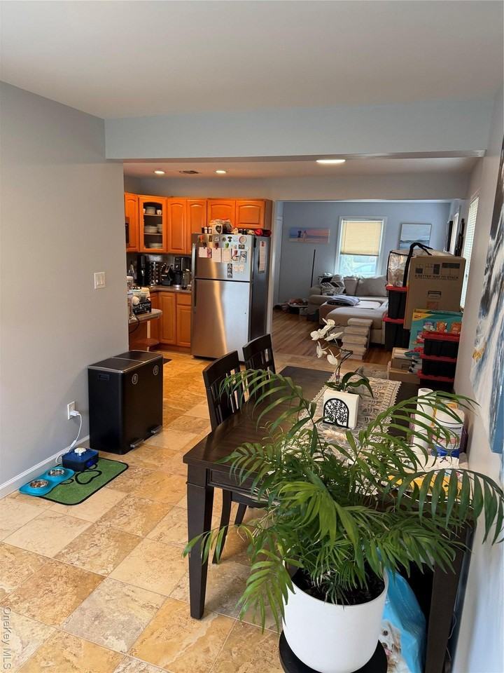 222 Colonial Ave 1st Fl - Photo 5 of 21