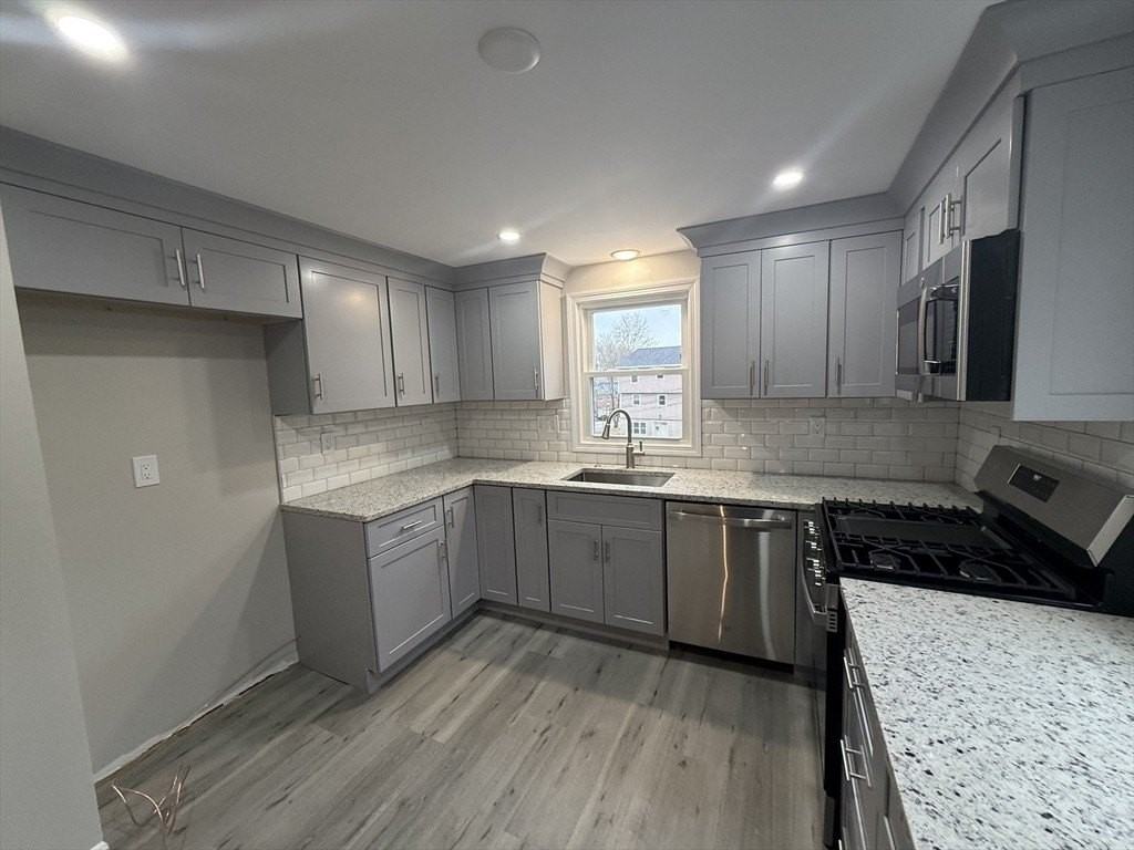 7 Silvia Ct Unit 7 - Photo 3 of 32