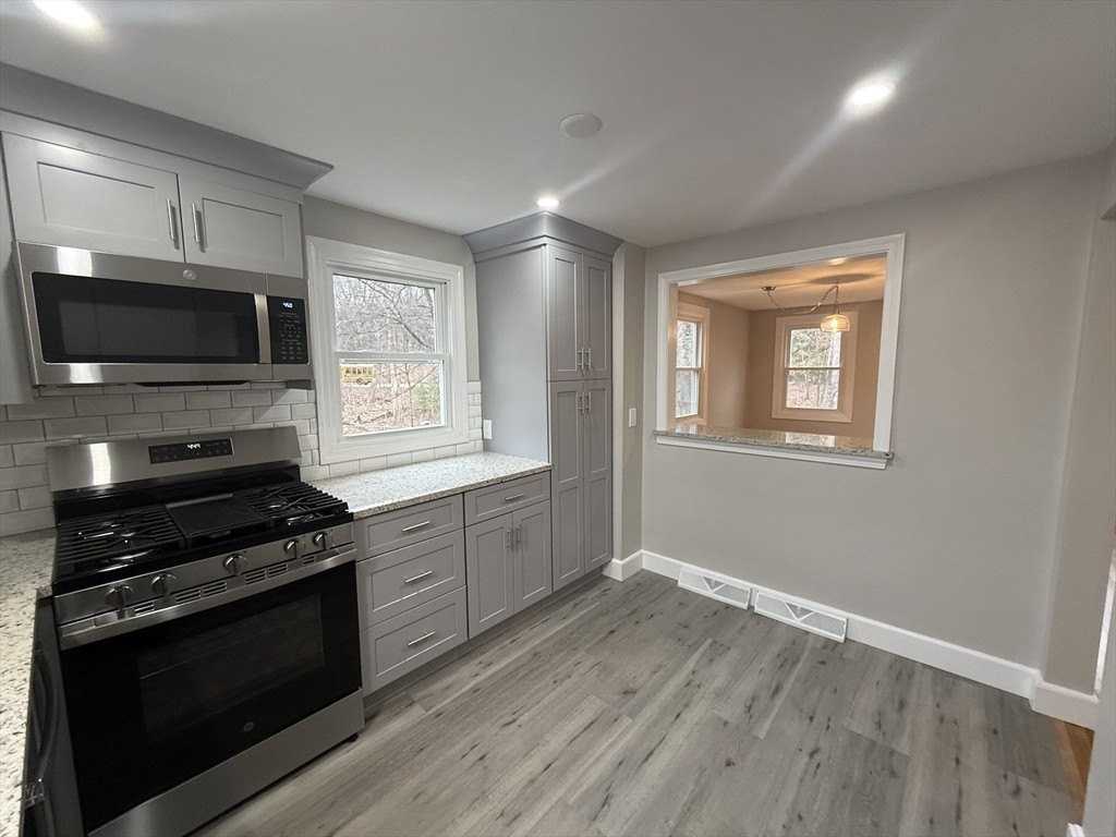 7 Silvia Ct Unit 7 - Photo 5 of 32