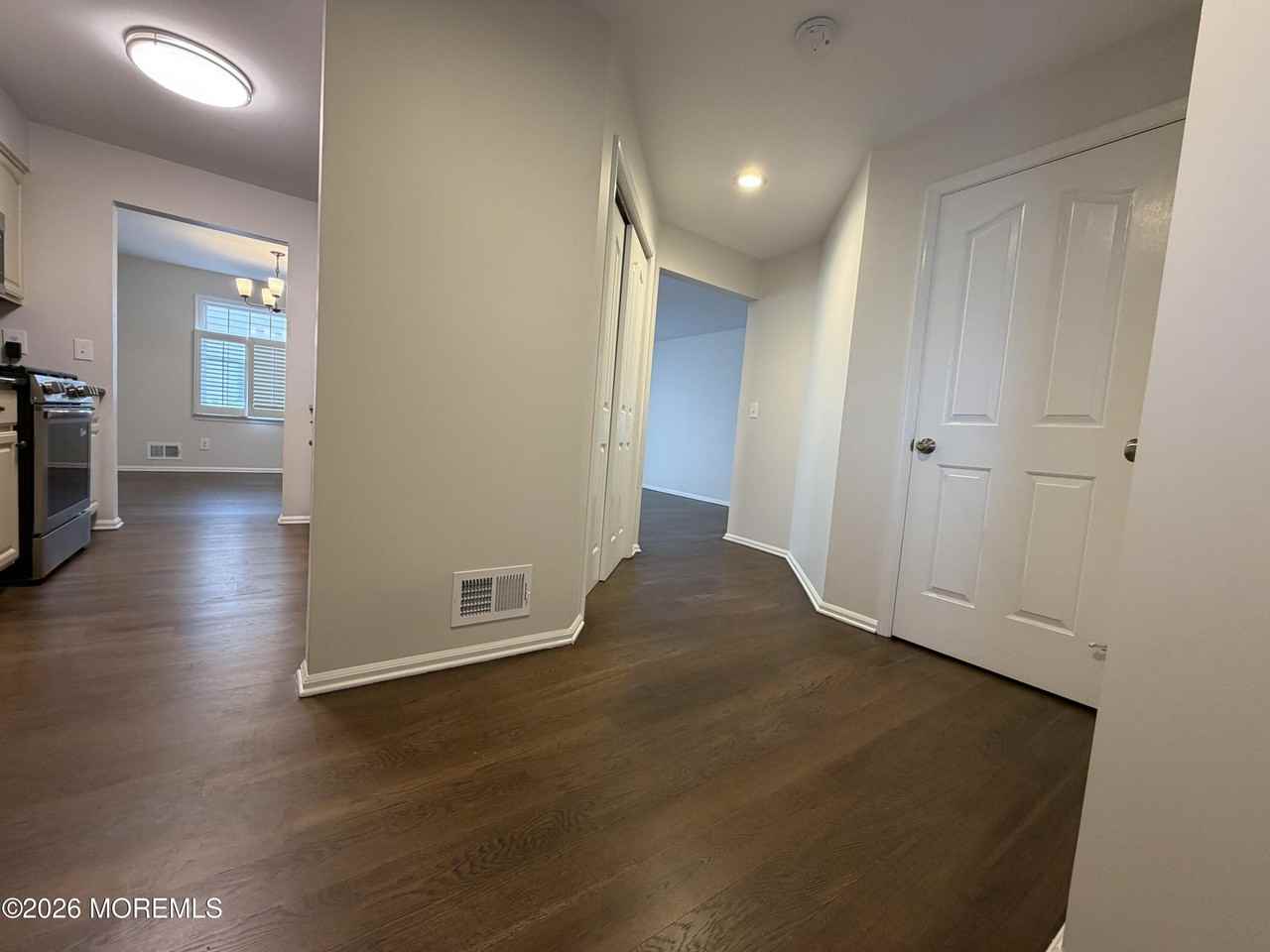 606 Bay Ave Apt 2 - Photo 5 of 23