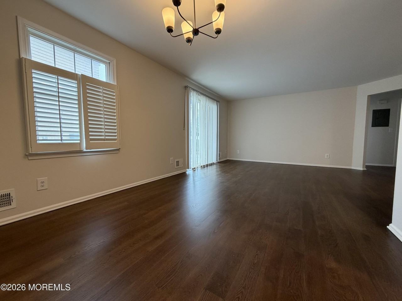 606 Bay Ave Apt 2 - Photo 7 of 23