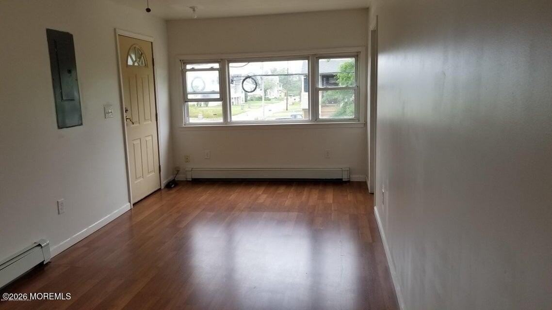 702 Edmunds Ave - Photo 5 of 11