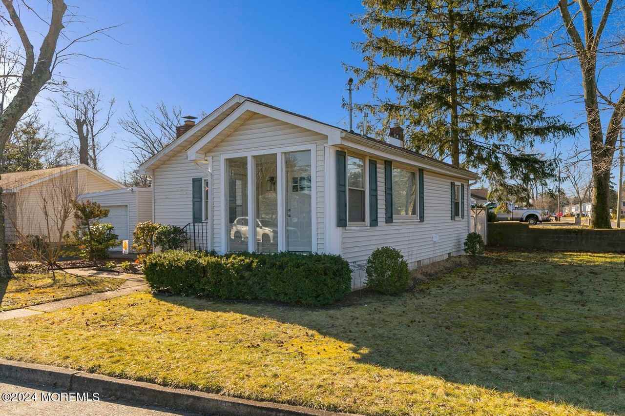 717 Harmony Rd - Photo 3 of 27