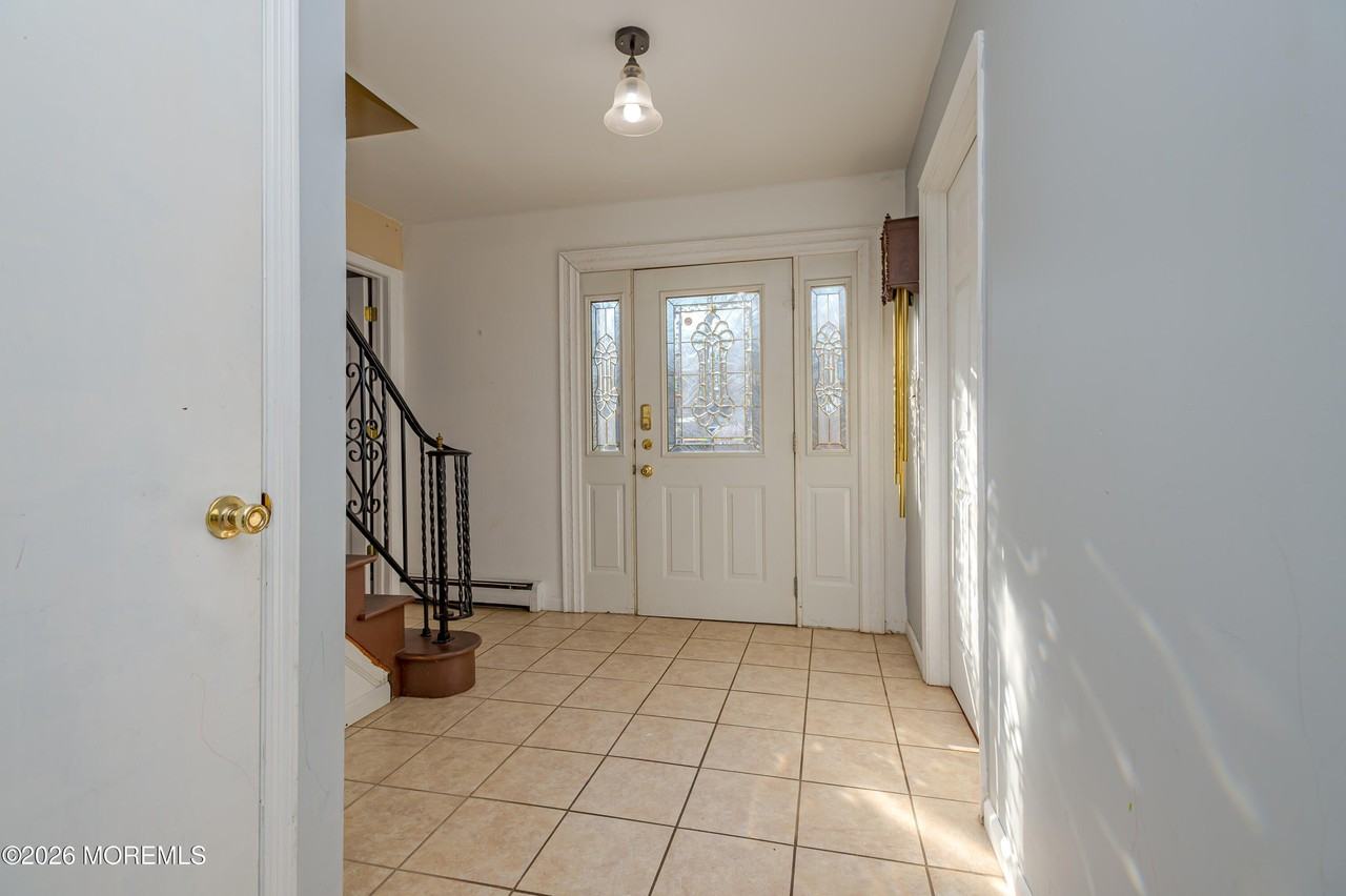 878 Green Valley Rd - Photo 2 of 28