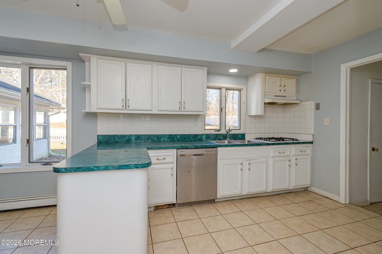 878 Green Valley Rd - Photo 5 of 28