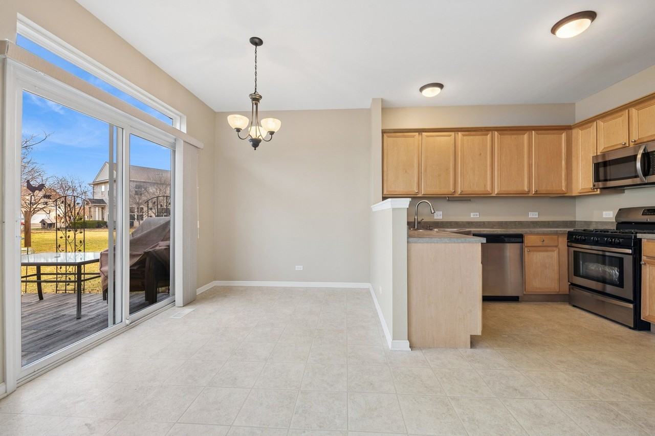 2326 Sunshine Ln - Photo 7 of 20