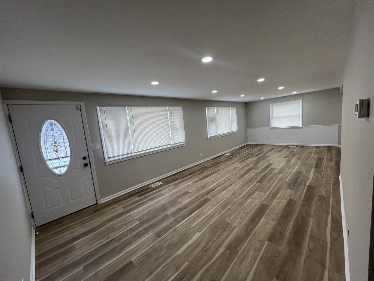 4813 W 102nd St - Photo 4 of 19