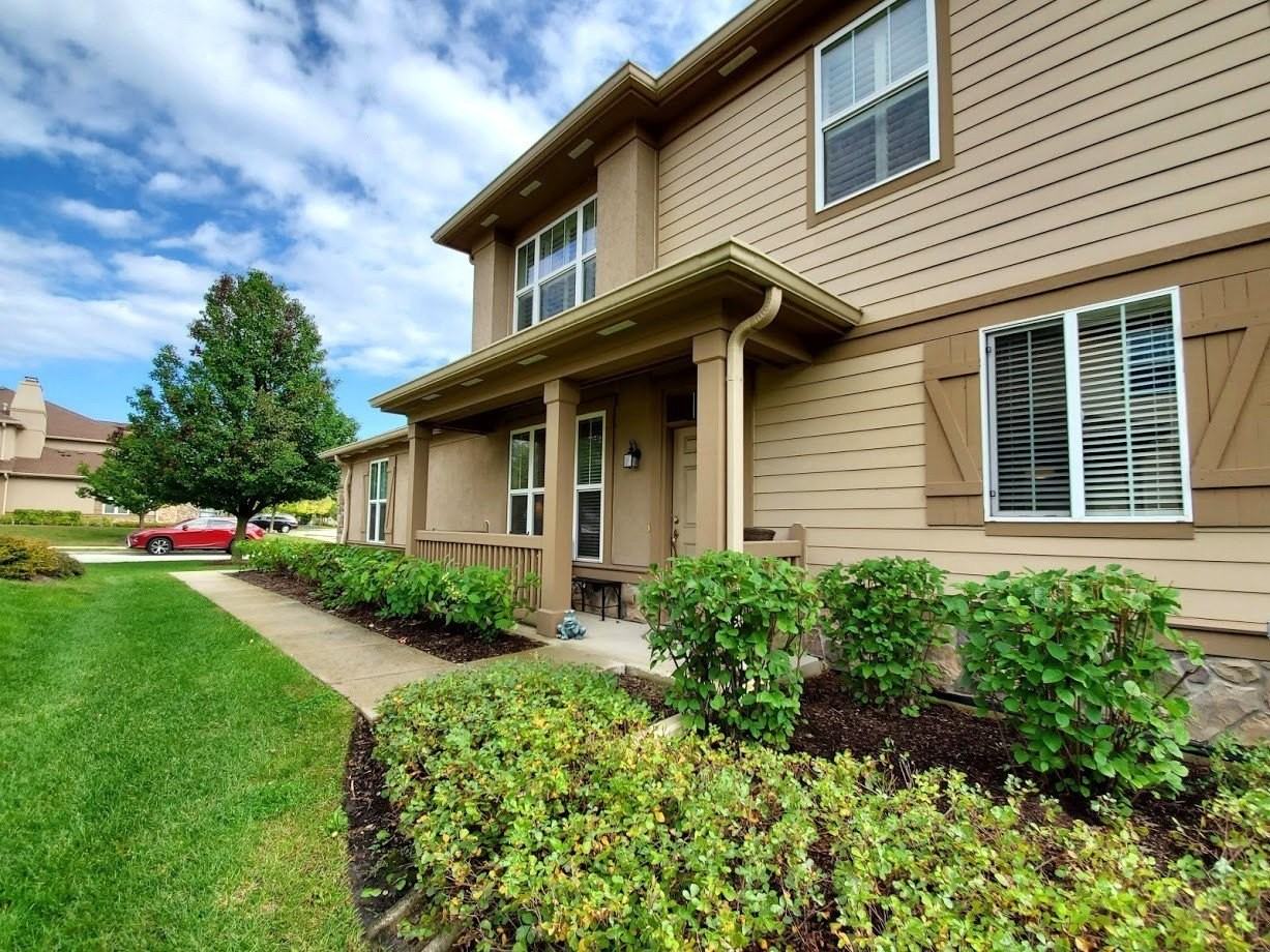 1914 Crenshaw Cir - Photo 2 of 21