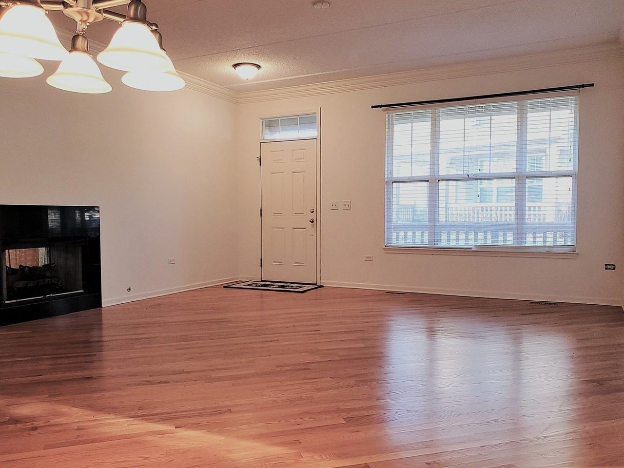 1914 Crenshaw Cir - Photo 3 of 21