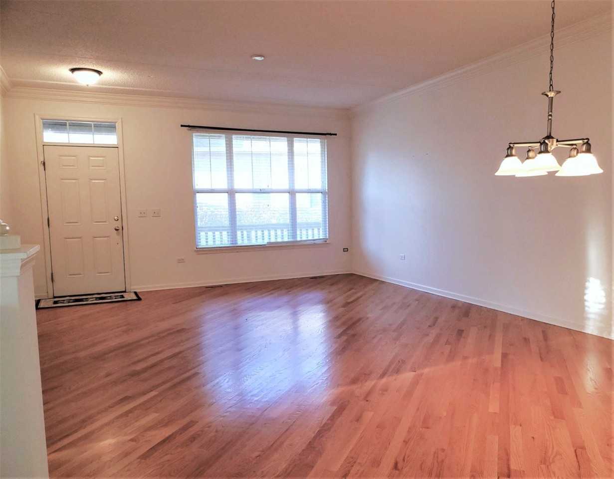 1914 Crenshaw Cir - Photo 4 of 21