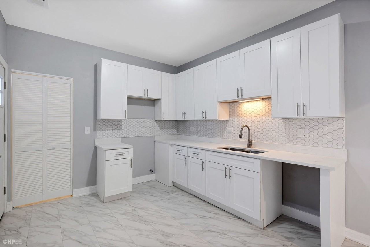 4359 S King Dr Apt 3 - Photo 7 of 17