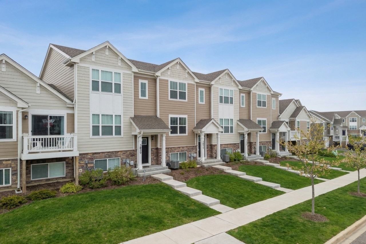 3831 Currant Ln - Photo 2 of 25