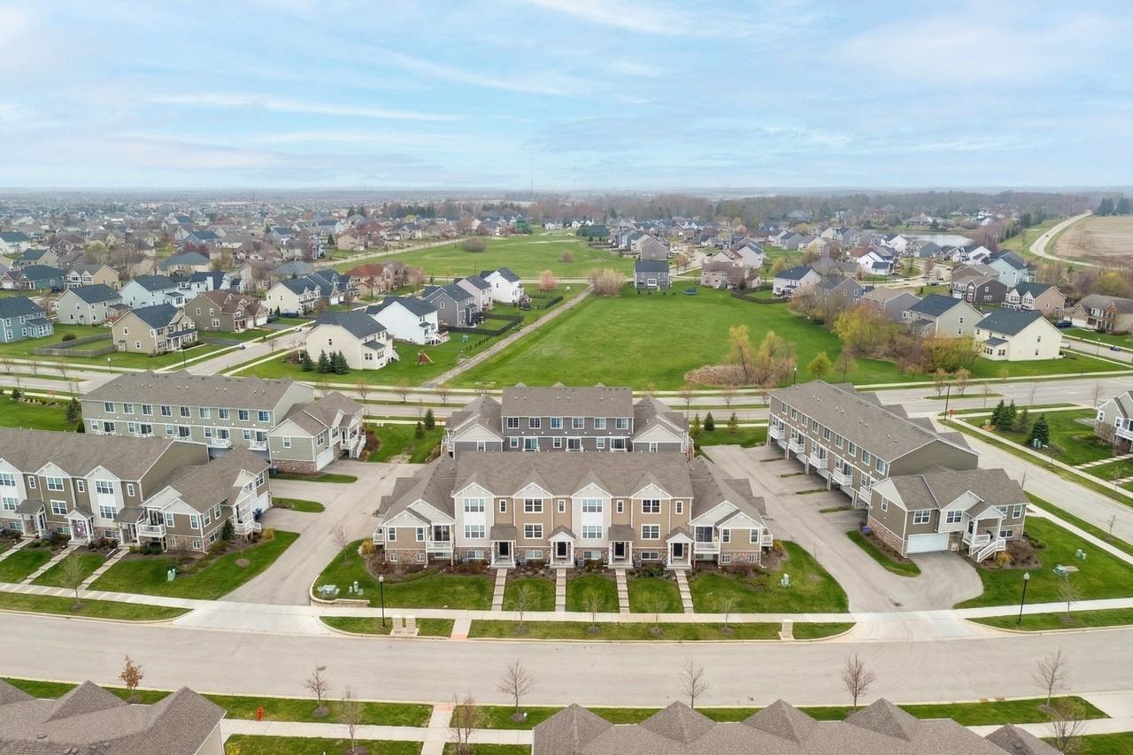 3831 Currant Ln - Photo 3 of 25