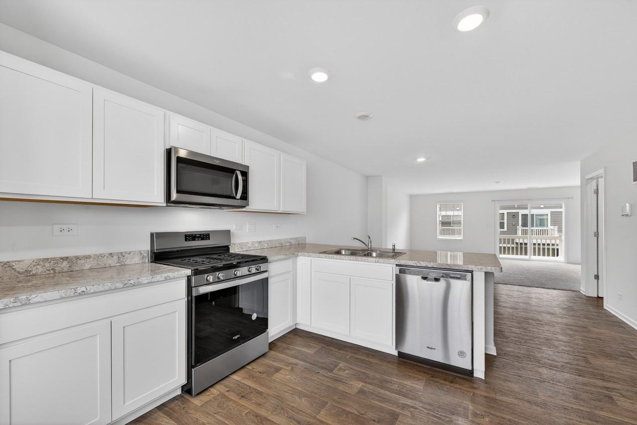 3831 Currant Ln - Photo 4 of 25