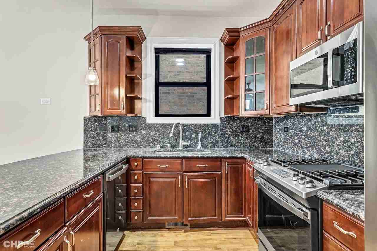 2617 W Evergreen Ave Apt 1e - Photo 2 of 14