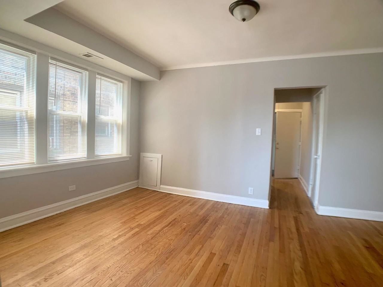 1101 N Avers Ave Apt 2 - Photo 3 of 11