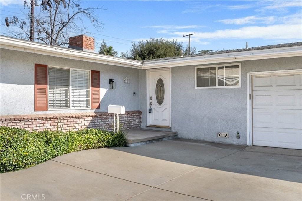 925 E Walnut Ave - Photo 4 of 43