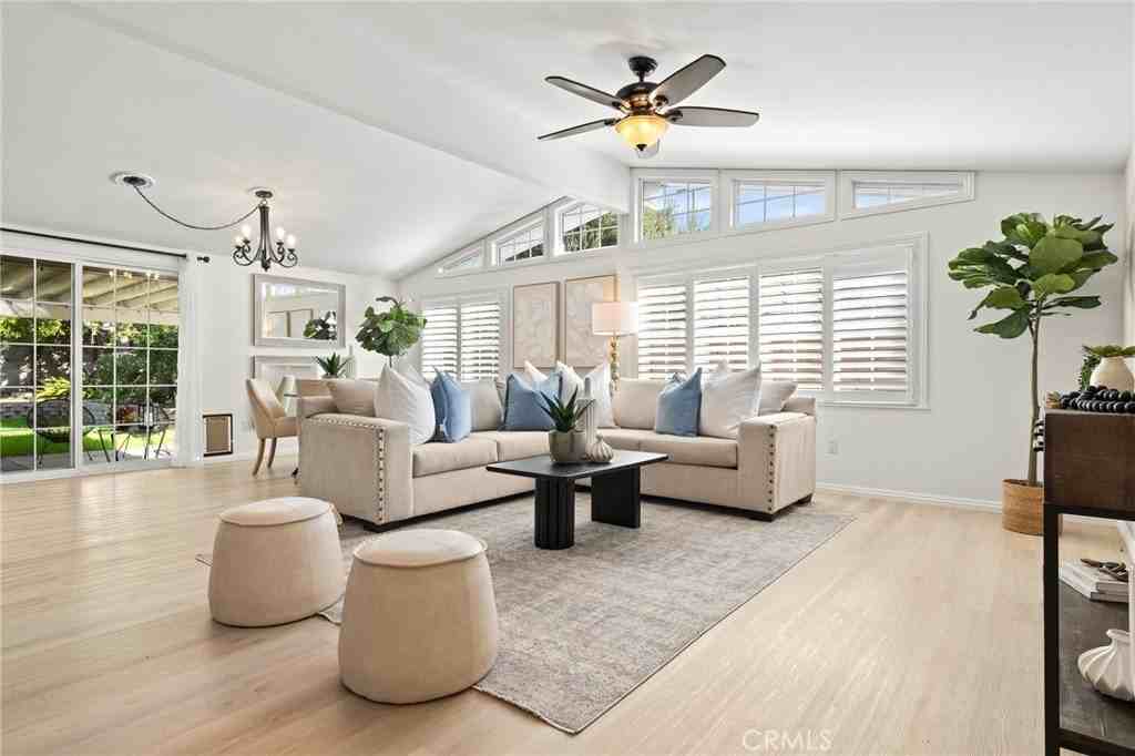 925 E Walnut Ave - Photo 6 of 43