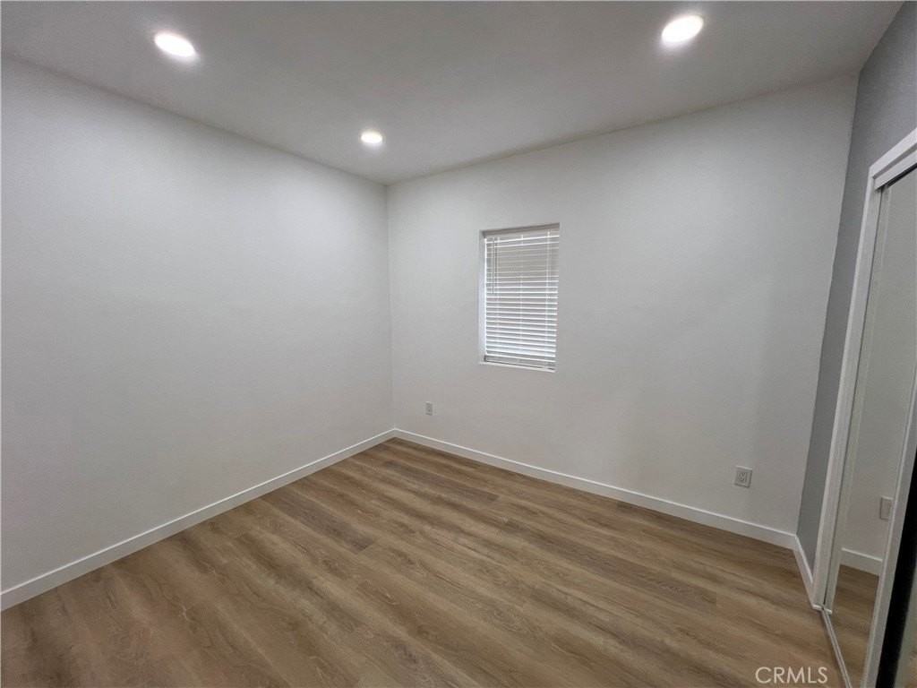 1561 W 38th Pl - Photo 3 of 7