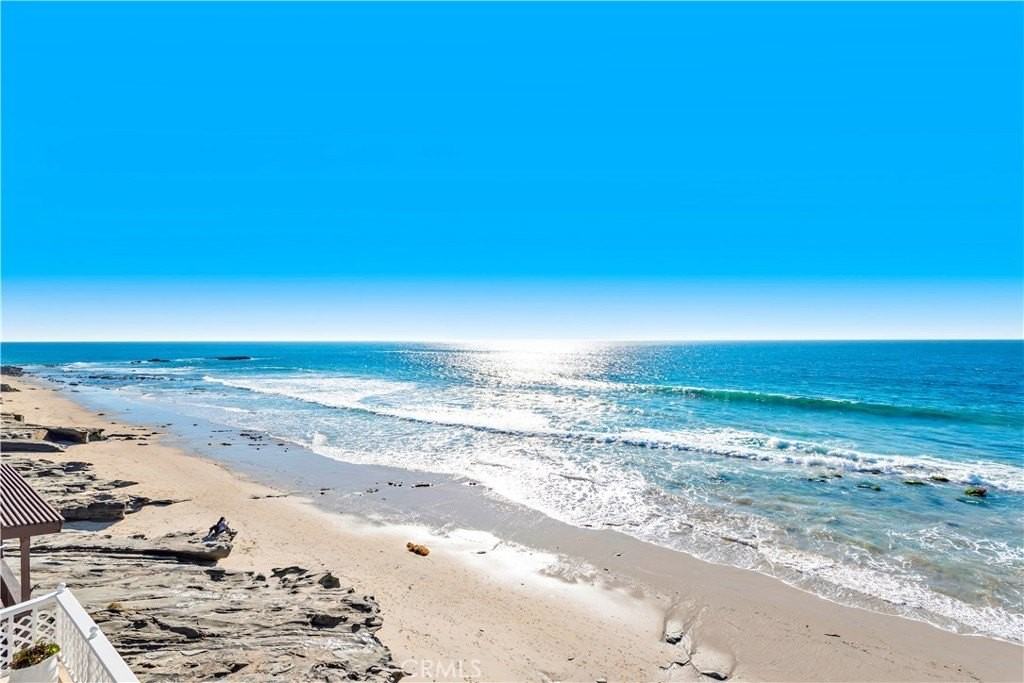 1051 Gaviota Dr - Photo 3 of 32